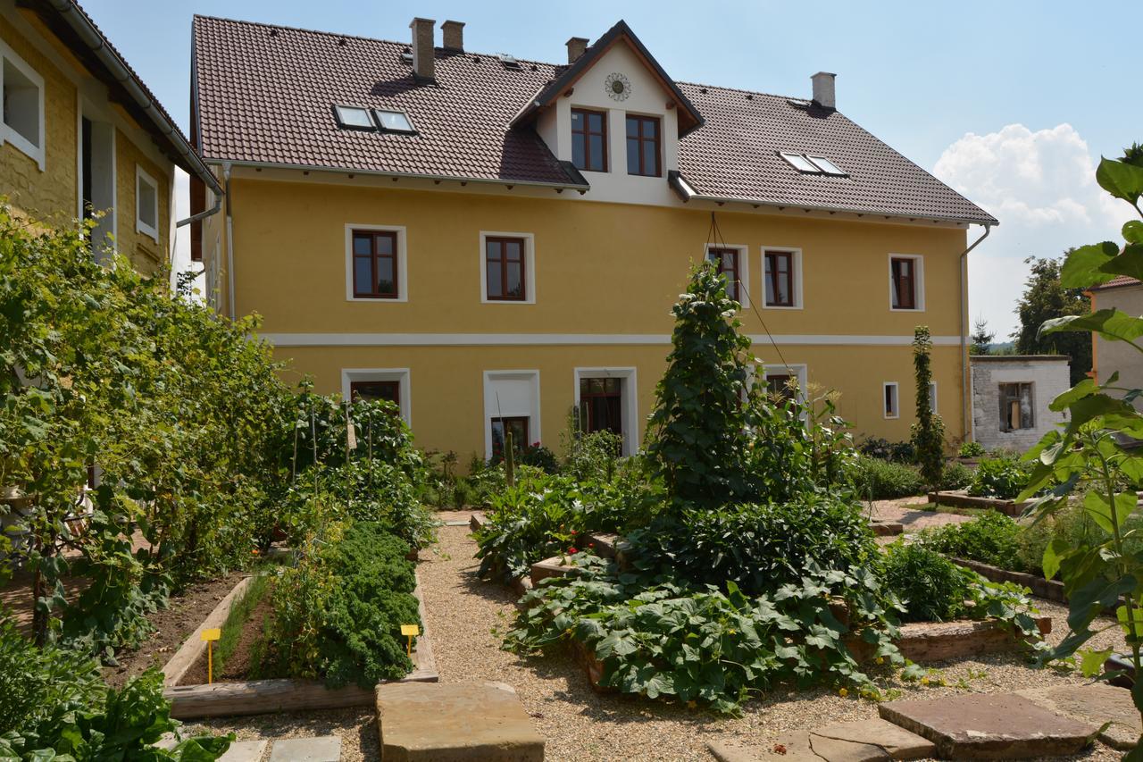 Statek Lunikov Villa Zizice Екстериор снимка